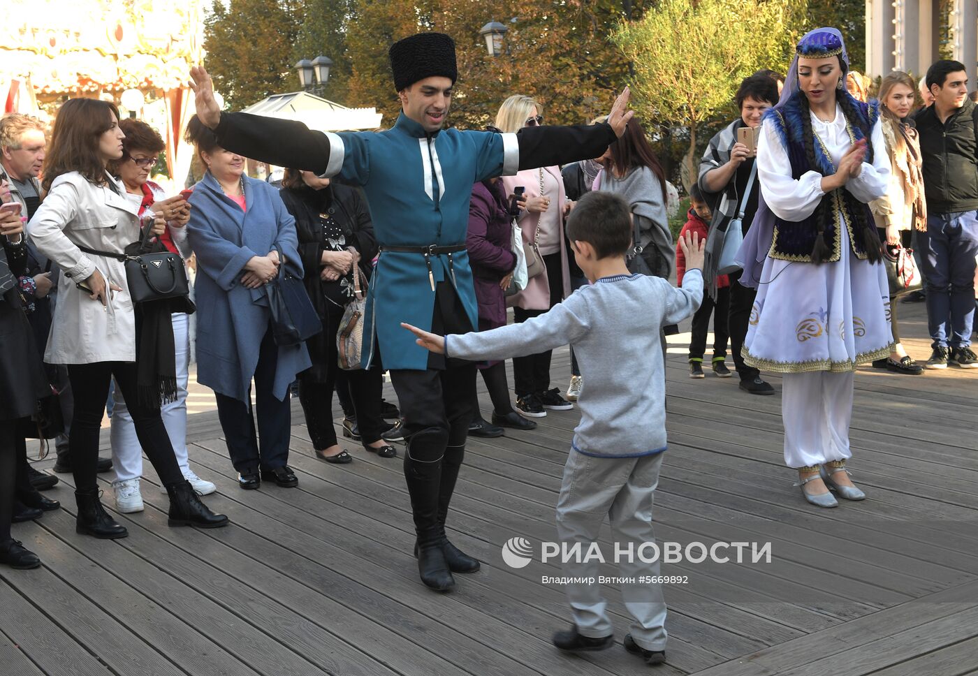 Фестиваль “Осенние дары Азербайджана”