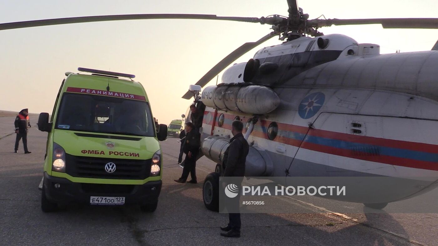 Вылет в Москву борта МЧС России с пострадавшими при нападении на колледж в Керчи