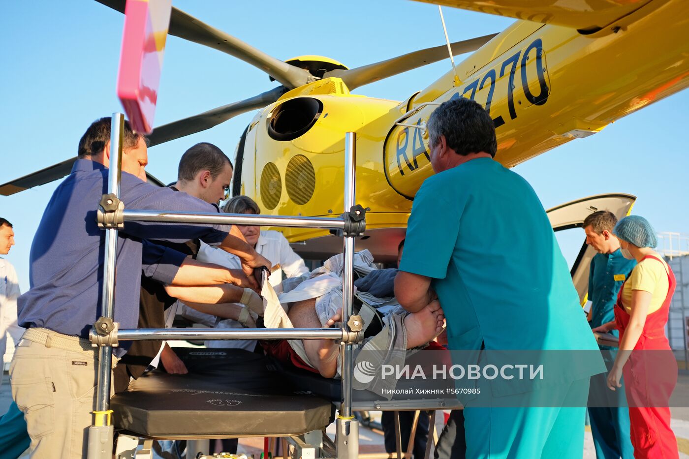 Пострадавших при нападении на колледж в Керчи доставили в больницу Краснодара