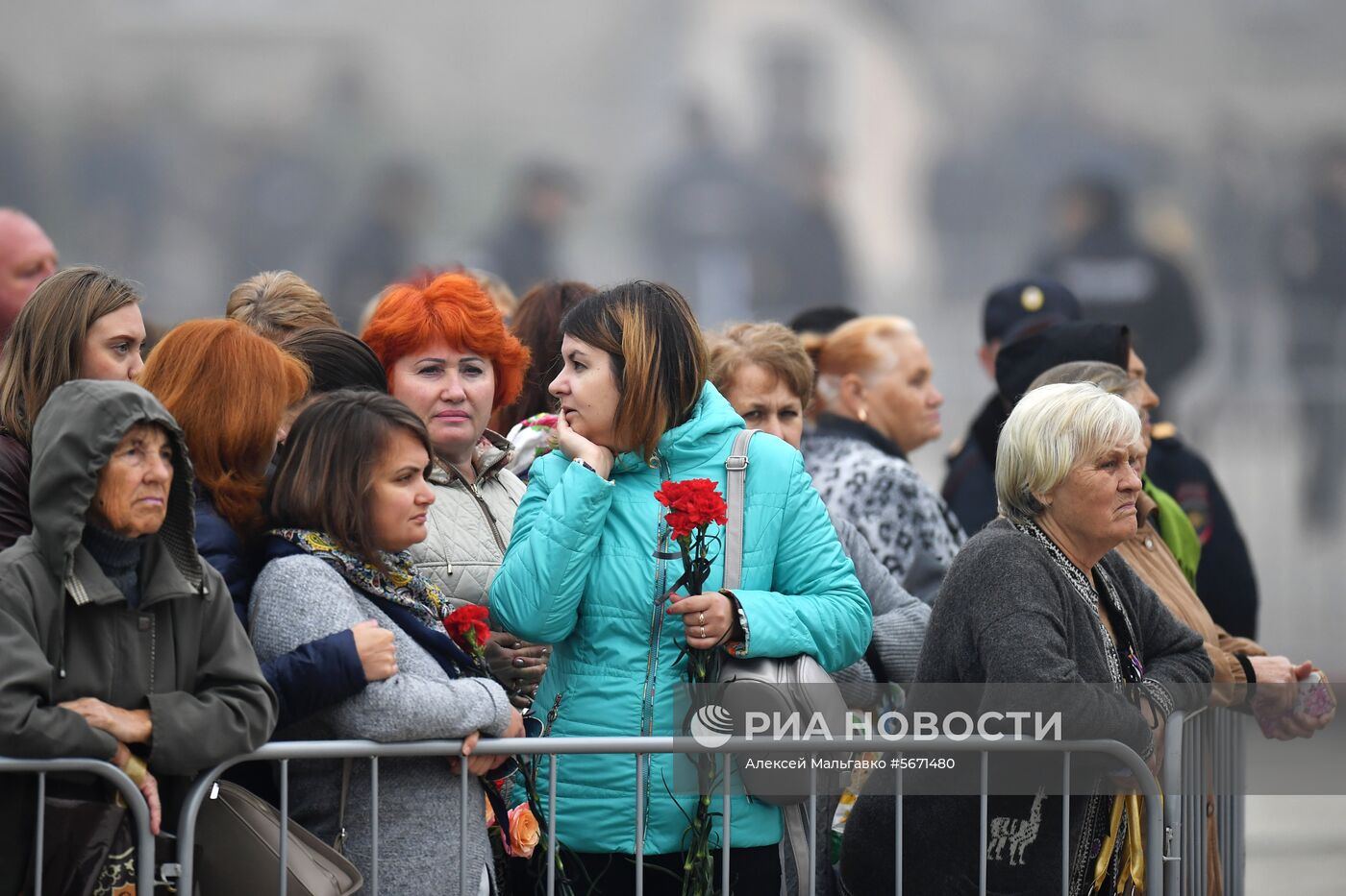 Церемония прощания с погибшими в результате трагедии в Керчи