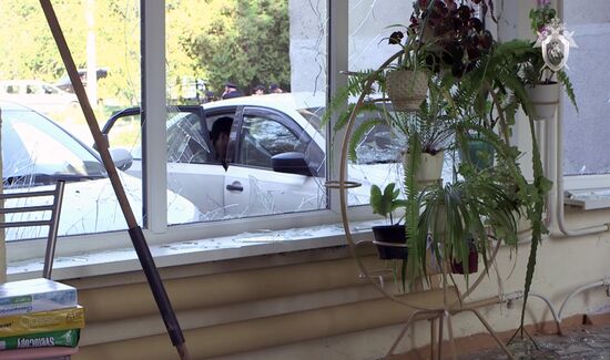 Следователи СК РФ осмотрели место происшествия в керченском колледже