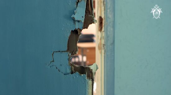 Следователи СК РФ осмотрели место происшествия в керченском колледже