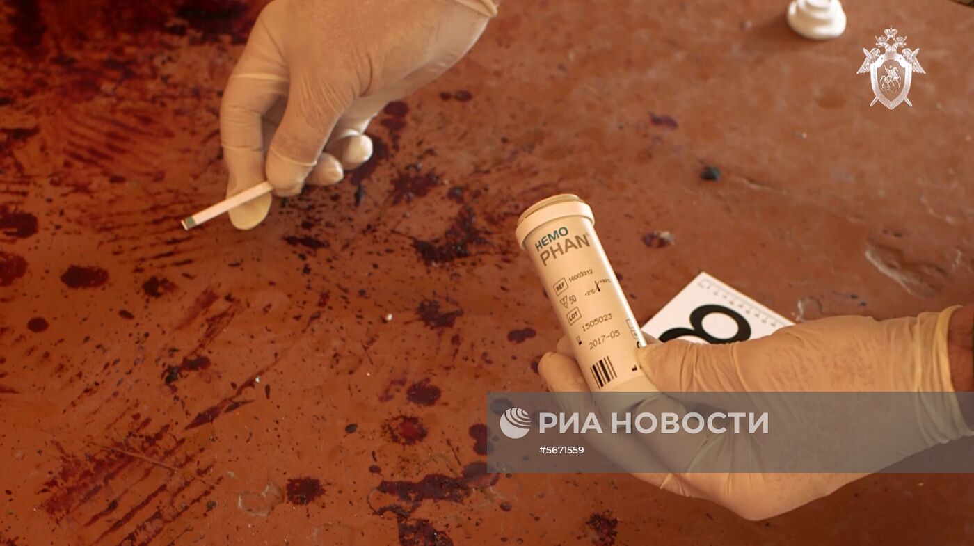 Следователи СК РФ осмотрели место происшествия в керченском колледже