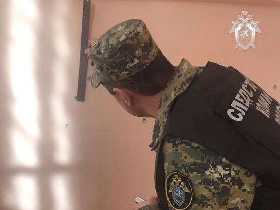 Следователи СК РФ осмотрели место происшествия в керченском колледже