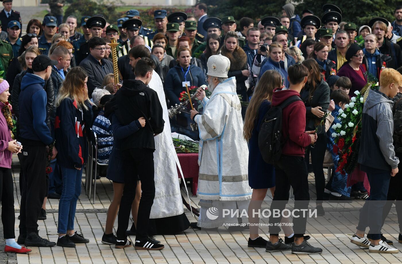 Церемония прощания с погибшими в результате трагедии в Керчи