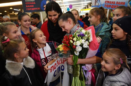 Встреча российских спортсменов - участников летних юношеских Олимпийских игр в Буэнос-Айрес