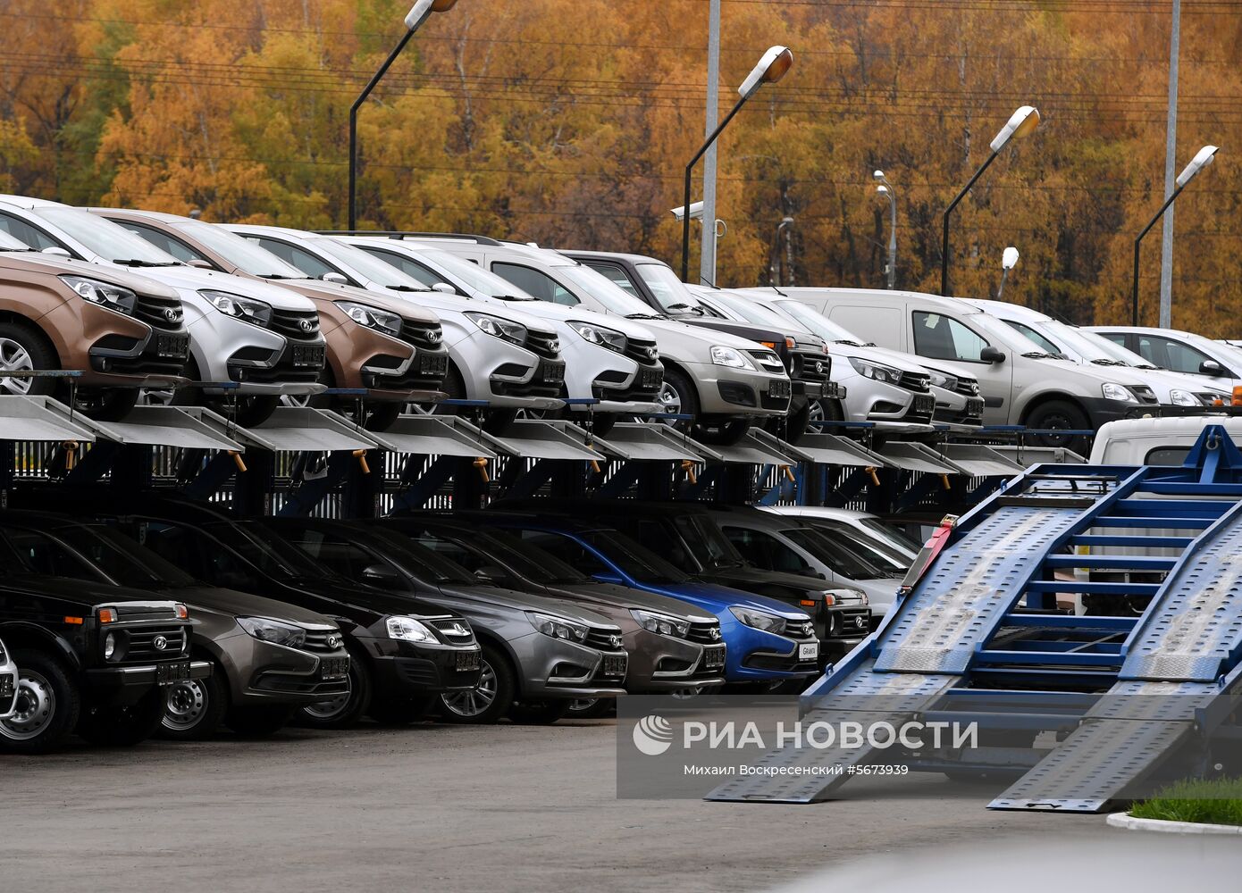 Автомобильные салоны в Москве 