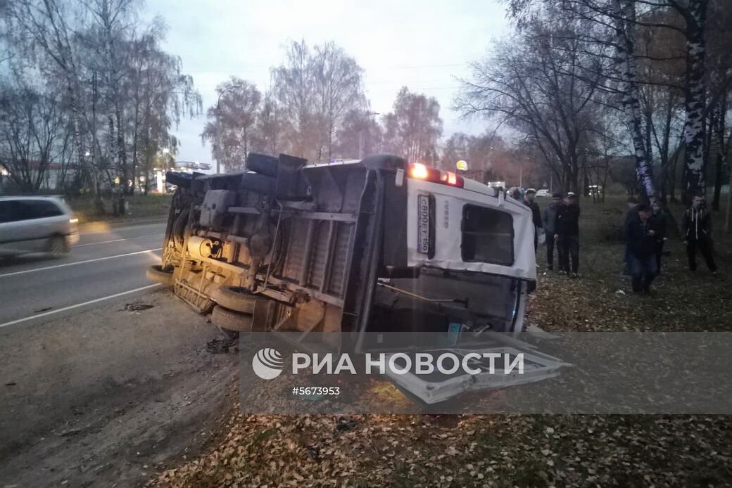 Автобус столкнулся с маршруткой в Подмосковье 