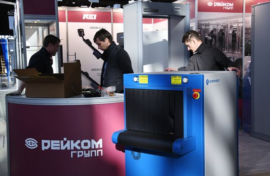 Подготовка к открытию международной выставки "Интерполитех - 2018" 