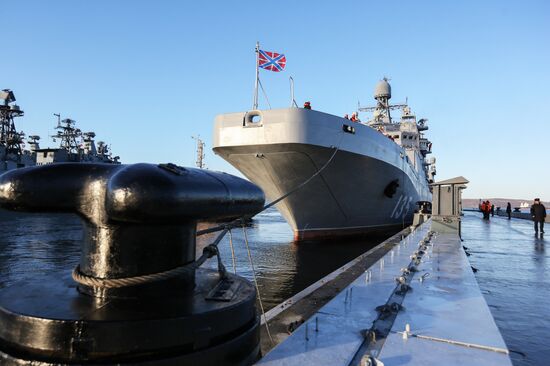 Большой десантный корабль "Иван Грен" прибыл в порт Мурманска