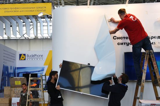 Подготовка к открытию международной выставки "Интерполитех - 2018" 