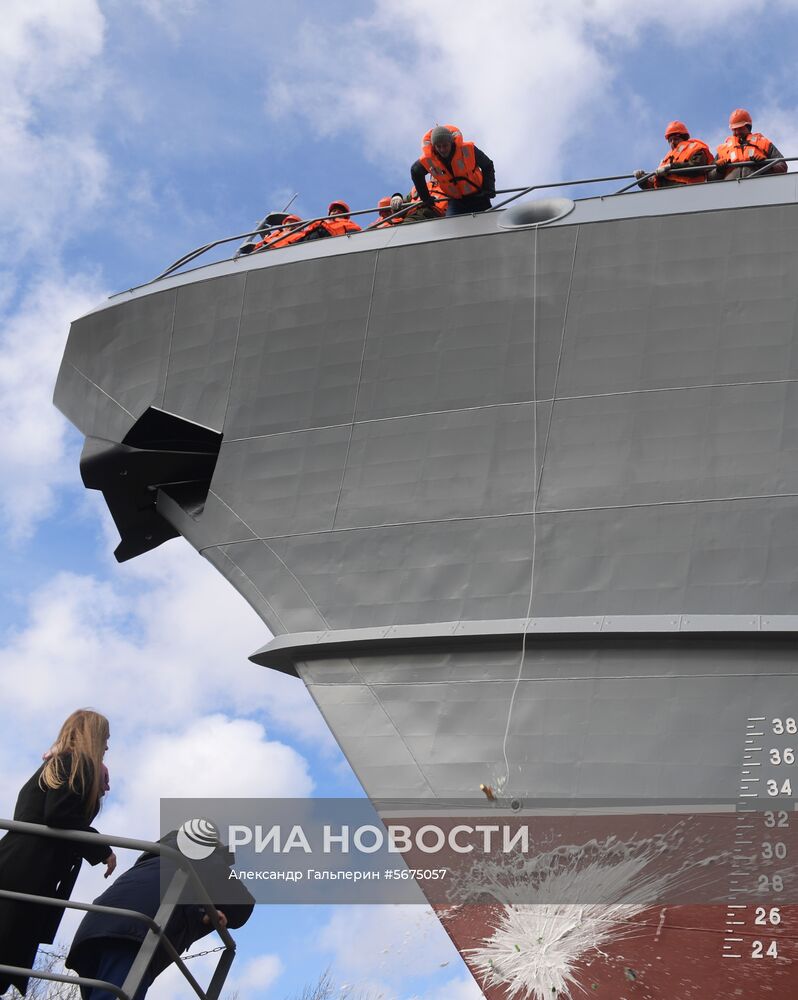 Спуск на воду малого ракетного корабля "Буря"