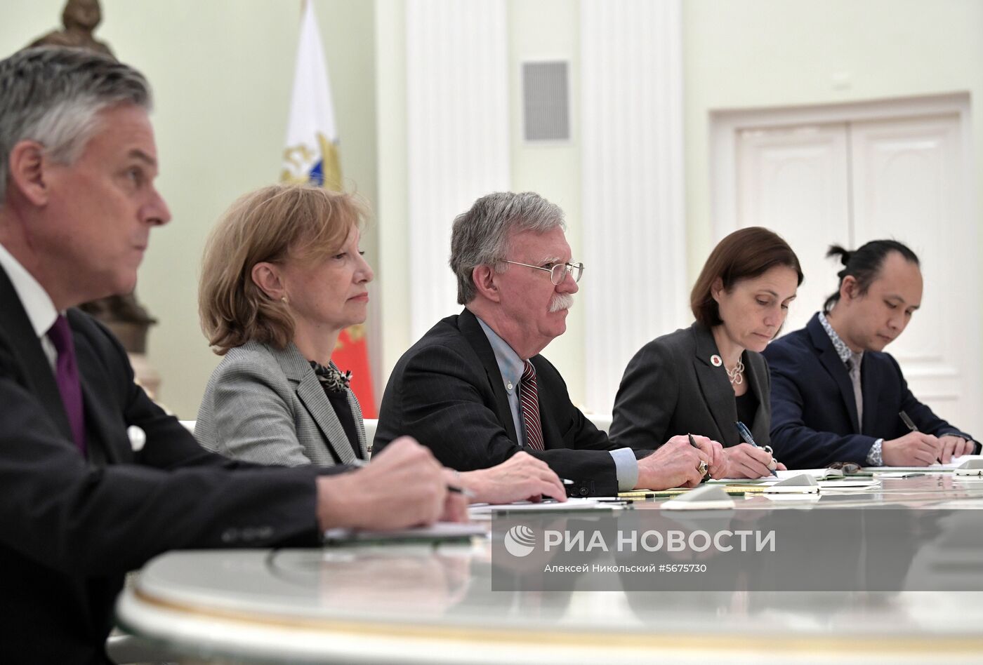 Встреча президента РФ В. Путина с помощником президента США по национальной безопасности Д. Болтоном