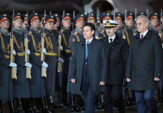 Прилет премьер-министра Италии Дж. Конте в Москву