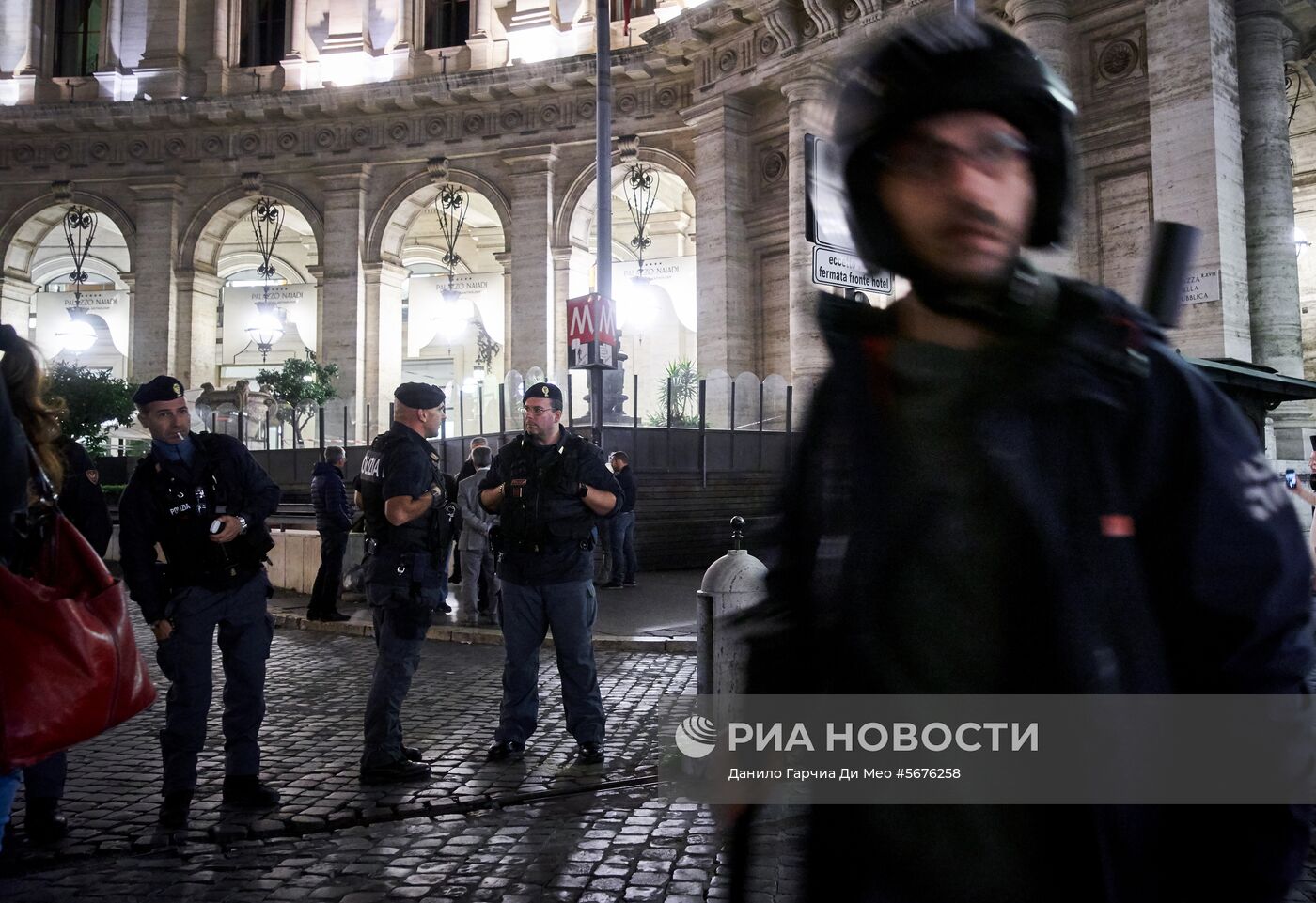 Болельщики ЦСКА пострадали при обрушении эскалатора метро в Риме