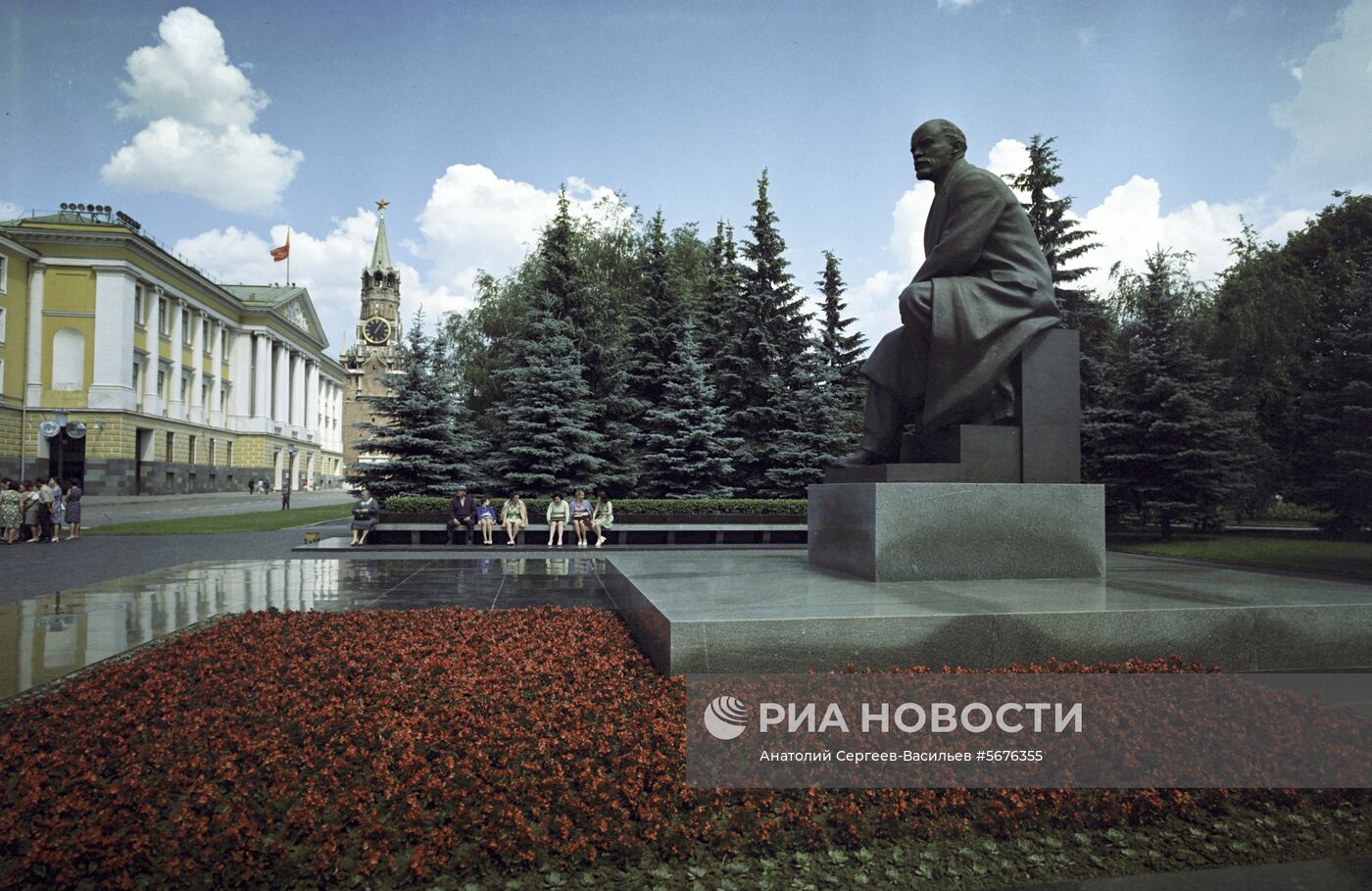 Памятник В.И. Ленину в Кремле