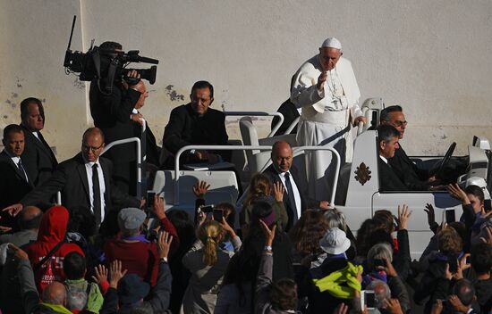 Общая аудиенция Папы Римского Франциска на площади Святого Петра в Ватикане