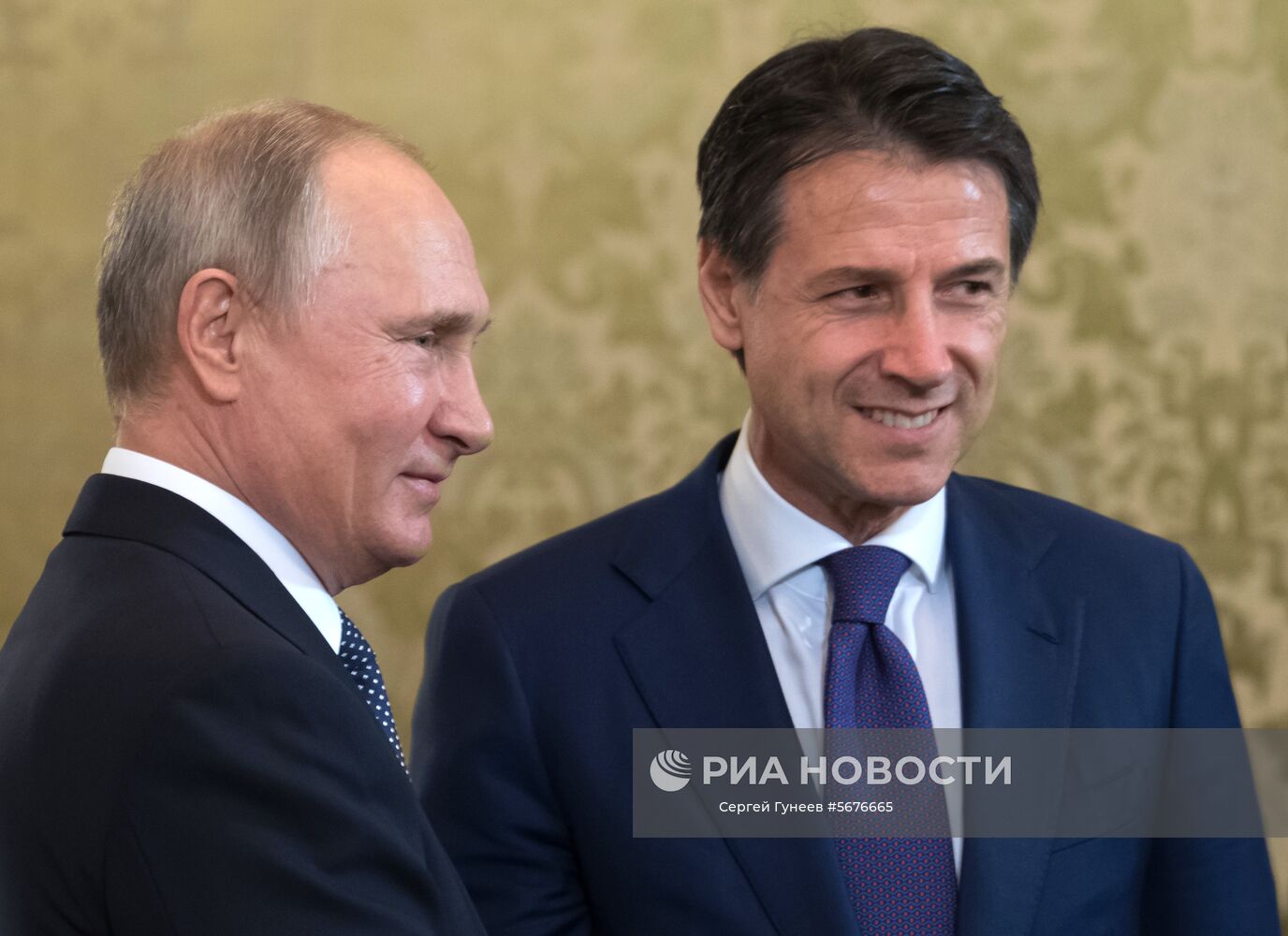 Встреча президента РФ В. Путина с премьер-министром Италии Дж. Конте
