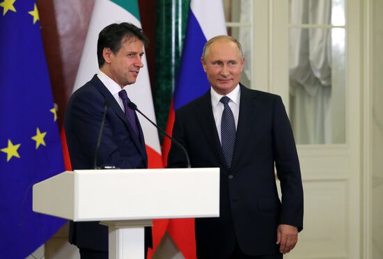 Встреча президента РФ В. Путина с премьер-министром Италии Дж. Конте