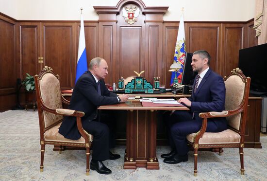 Президент РФ В. Путин встретился с врио губернатора Забайкальского края А. Осиповым