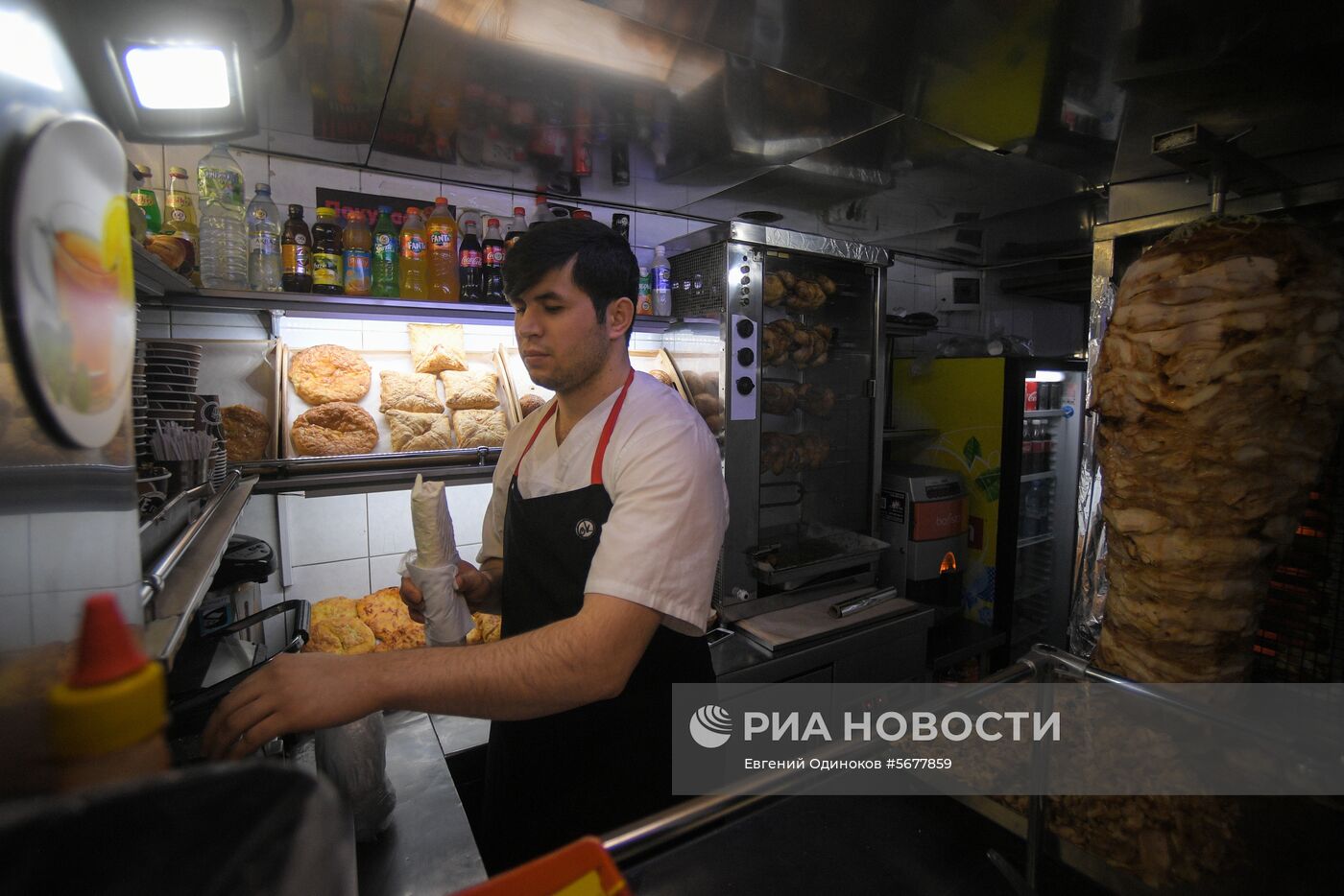 Роспотребнадзор нашел нарушения в точках продажи шаурмы