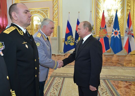 Церемония представления президенту РФ В. Путину офицеров, назначенных на высшие командные должности