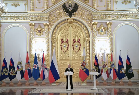  Церемония представления президенту РФ В. Путину офицеров, назначенных на высшие командные должности