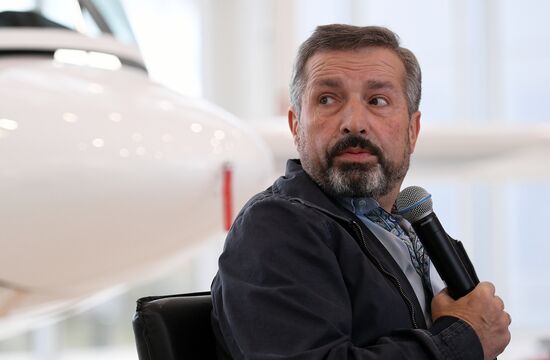 Презентация прототипа электросамолета для кругосветного полета