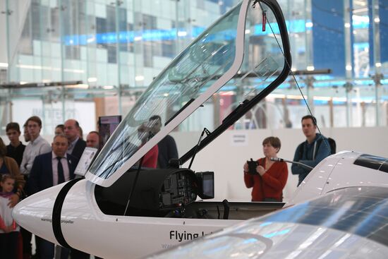 Презентация прототипа электросамолета для кругосветного полета