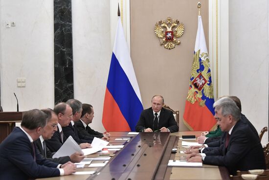 Президент РФ В. Путин провел заседание Совбеза РФ