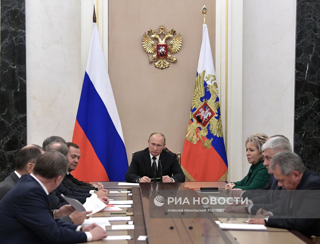 Президент РФ В. Путин провел заседание Совбеза РФ