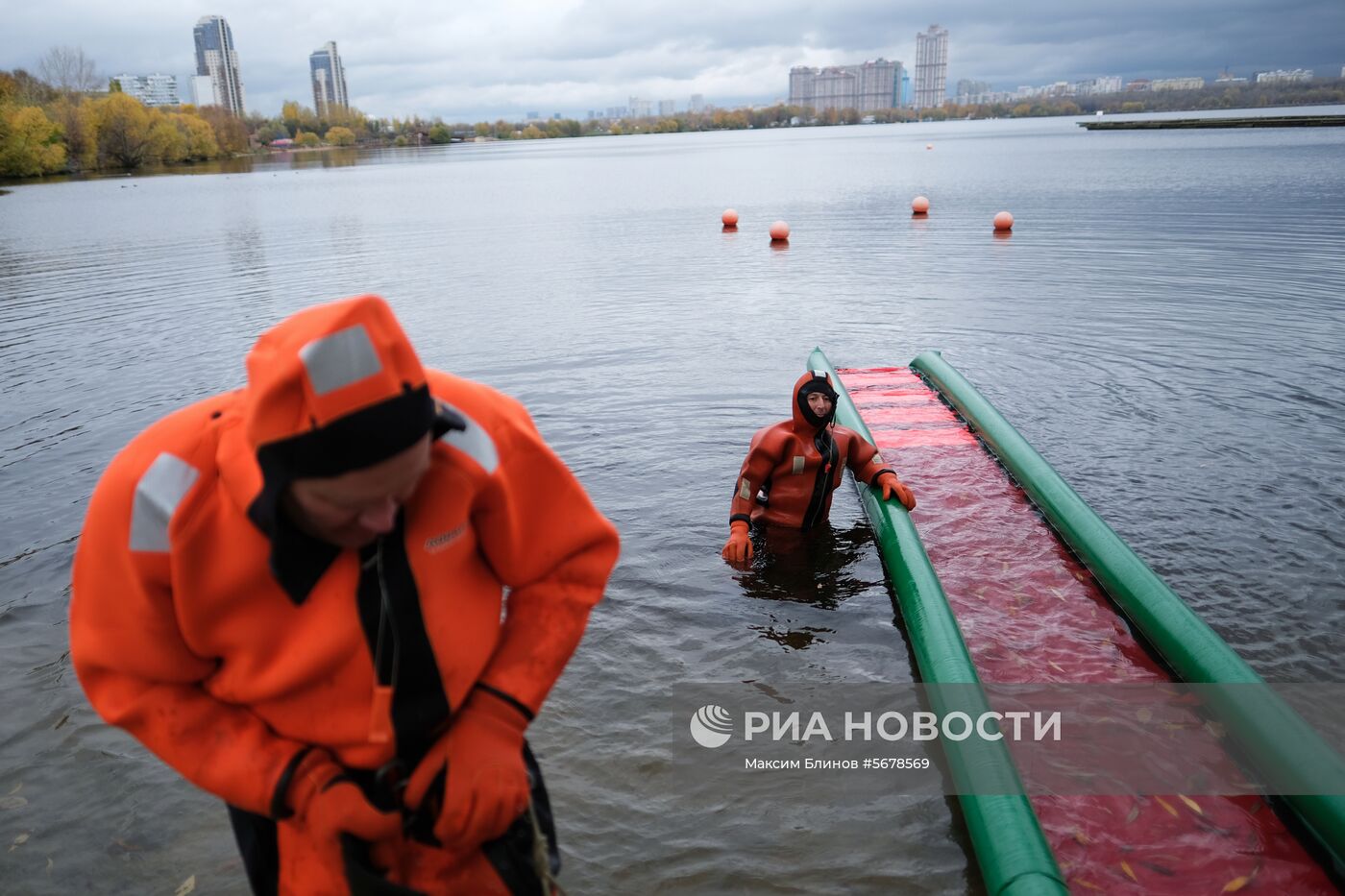 Подготовки спасателей и водолазов к работе зимой