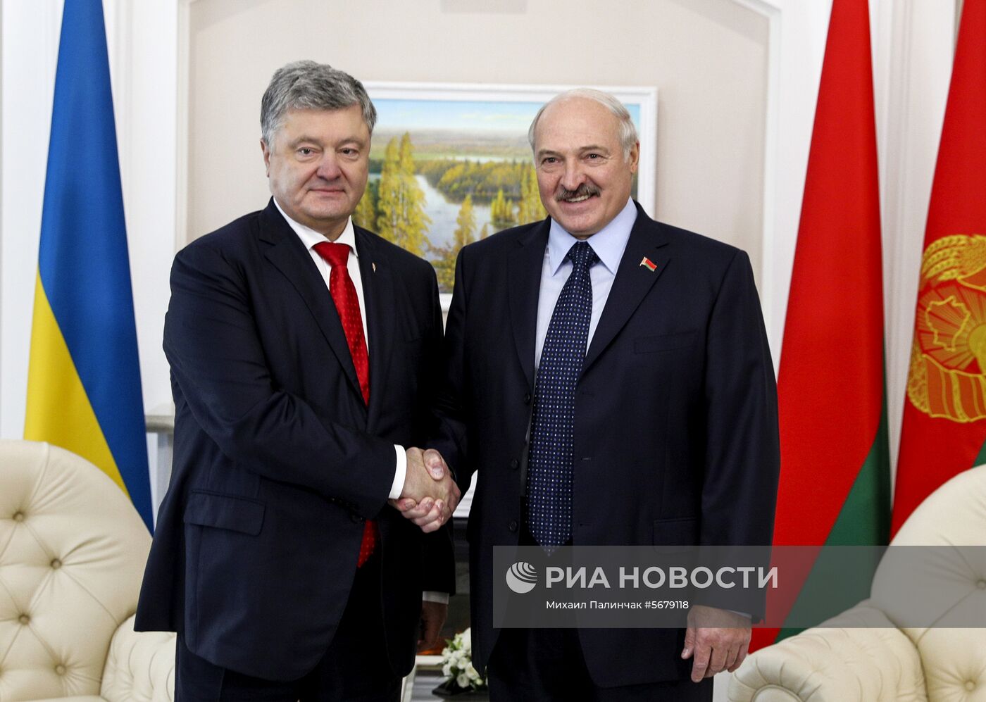 Президент Белоруссии А. Лукашенко провел встречу с президентом Украины П. Порошенко