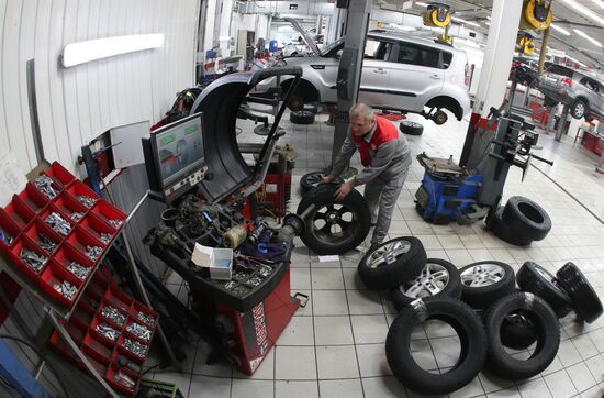 Сезонная смена летней автомобильной резины на зимнюю