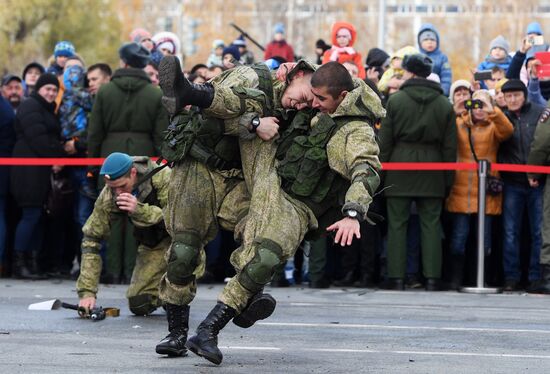 Акция "Военная служба по контракту – твой выбор!" в Казани