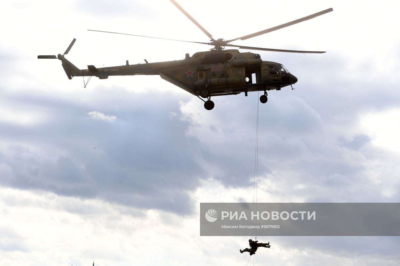 Акция "Военная служба по контракту – твой выбор!" в Казани