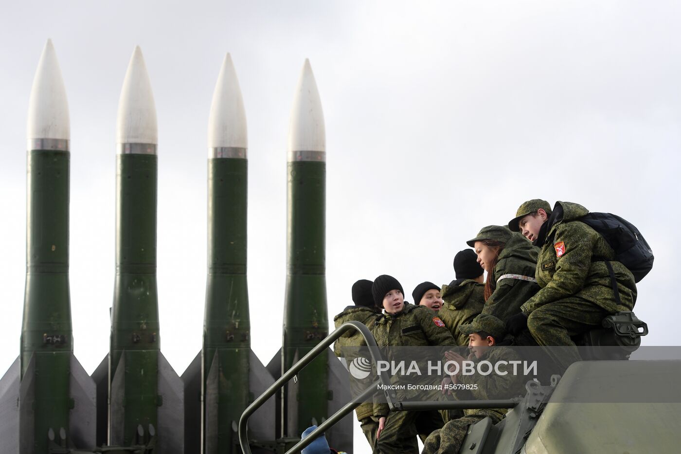 Акция "Военная служба по контракту – твой выбор!" в Казани