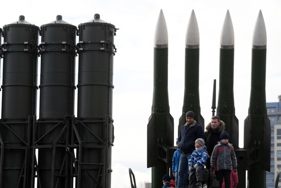 Акция "Военная служба по контракту – твой выбор!" в Казани