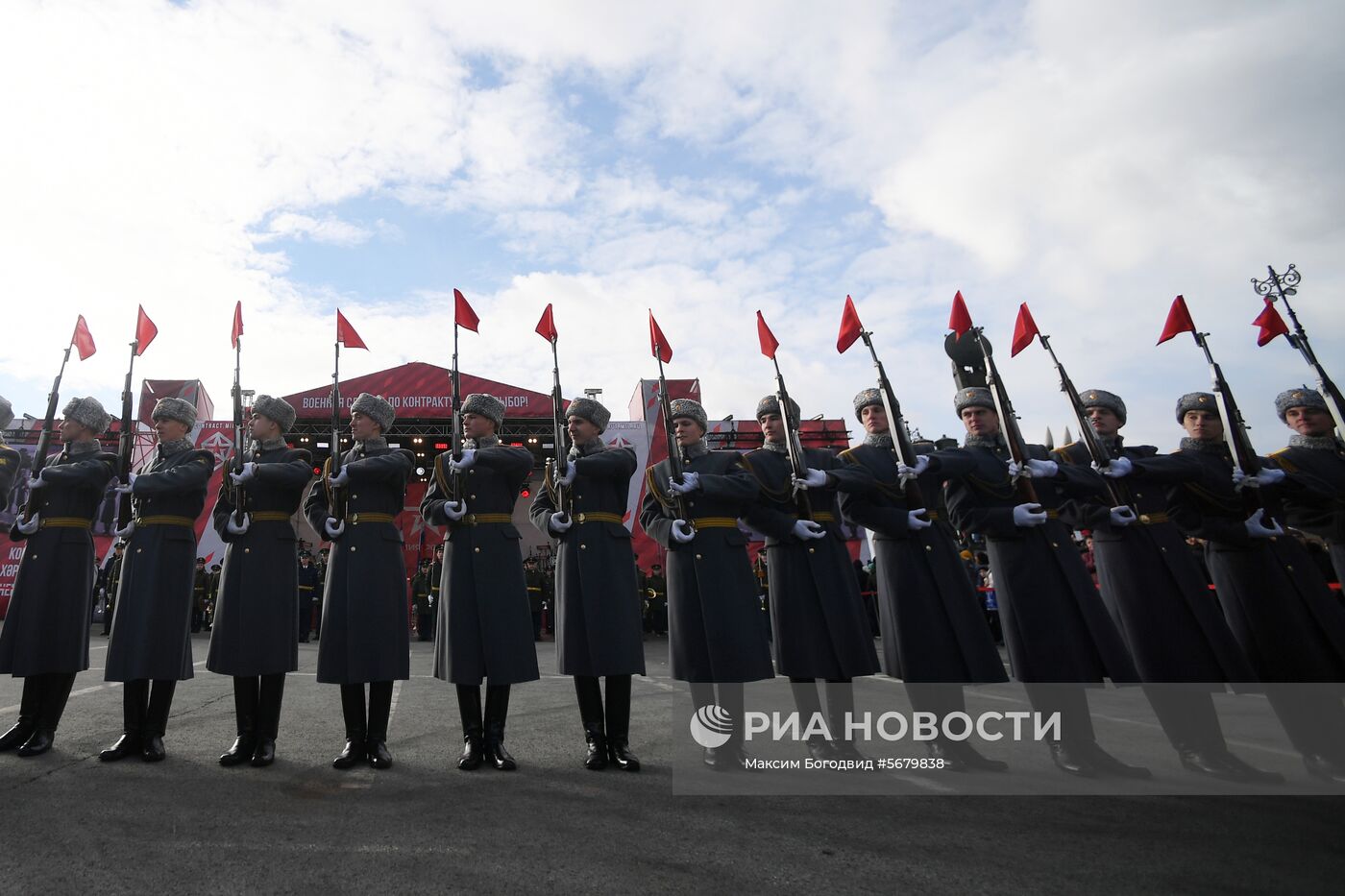 Акция "Военная служба по контракту – твой выбор!" в Казани