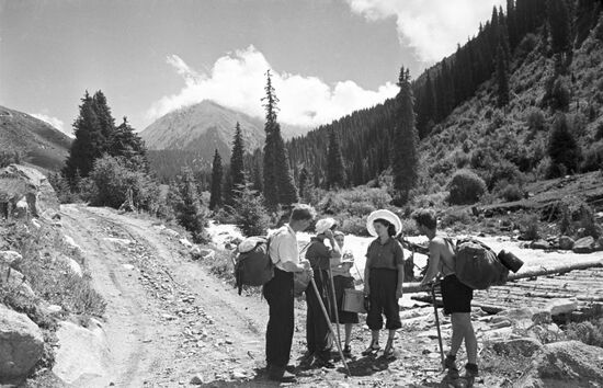 Джеты-Огузское ущелье