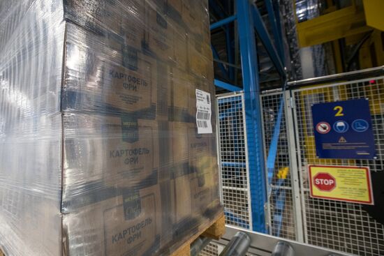 Уборка и переработка первого урожая российского картофеля для "Макдоналдс"