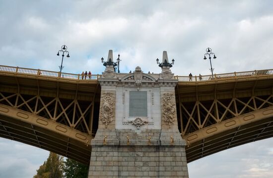 Фрагмент моста. Мост Маргит Будапешт. Мост Маргит.