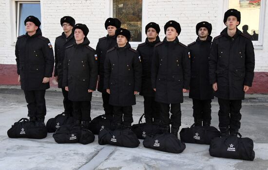 Осенний призыв во Владивостоке  