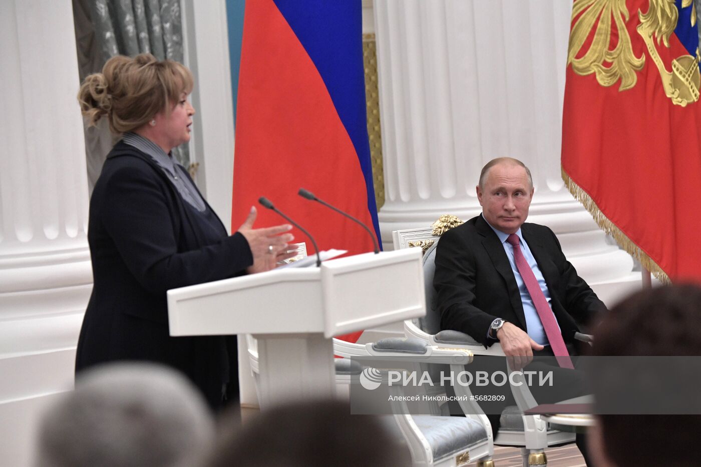 Президент РФ В. Путин по случаю 25-летия избирательной системы РФ встретился с руководством и членами ЦИК 