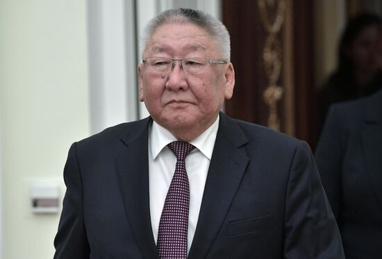 Президент РФ В. Путин встретился с бывшими главами регионов РФ