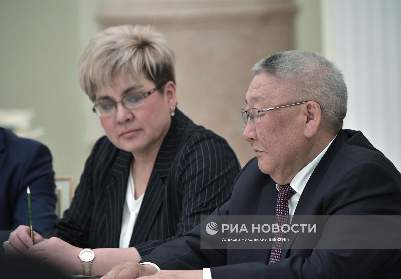 Президент РФ В. Путин встретился с бывшими главами регионов РФ