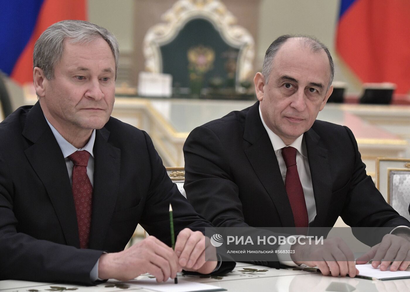 Президент РФ В. Путин встретился с бывшими главами регионов РФ