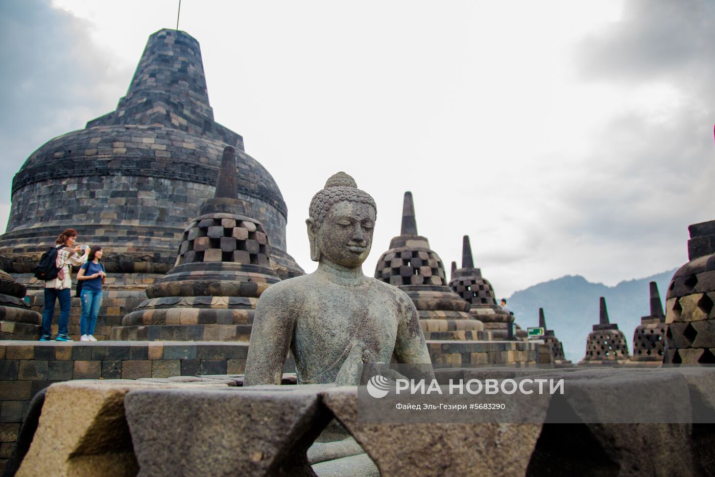 Буддийский храмовый комплекс Борободур