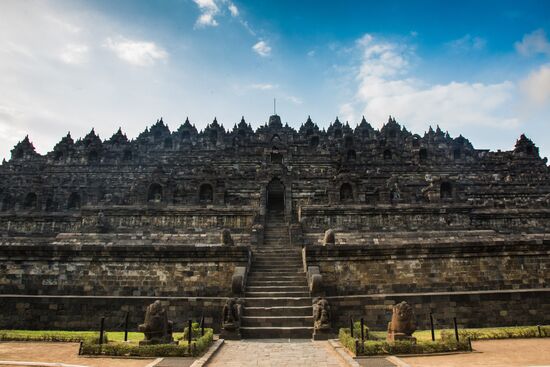 Буддийский храмовый комплекс Борободур