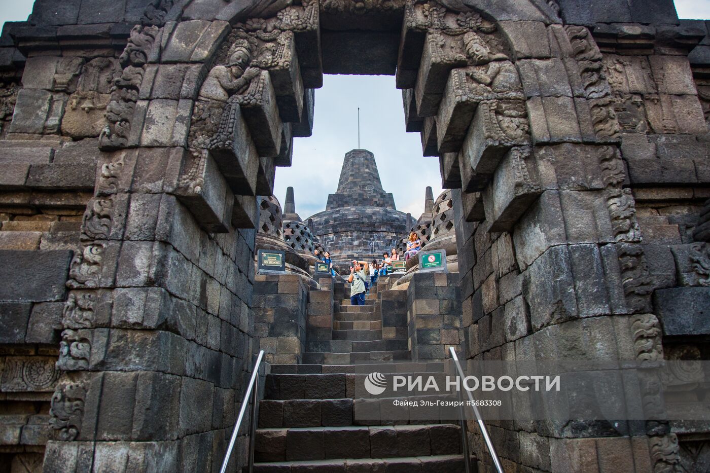 Буддийский храмовый комплекс Борободур